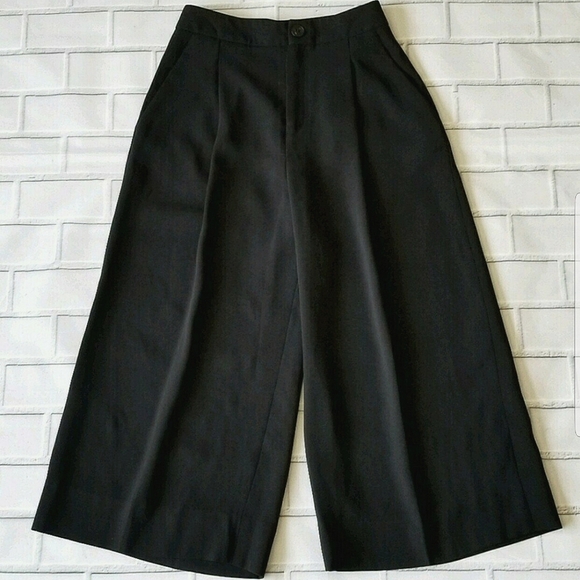 Elise Luxurious Loose Flowy Black Crop Slacks/Pants- Pleated Front- Size XS - Picture 2 of 10